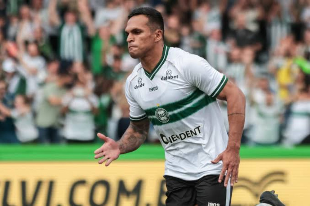 Robson desfalca o Coxa contra o Botafogo/SP