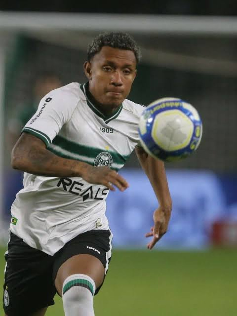 Coritiba renova com Wesley Pomba