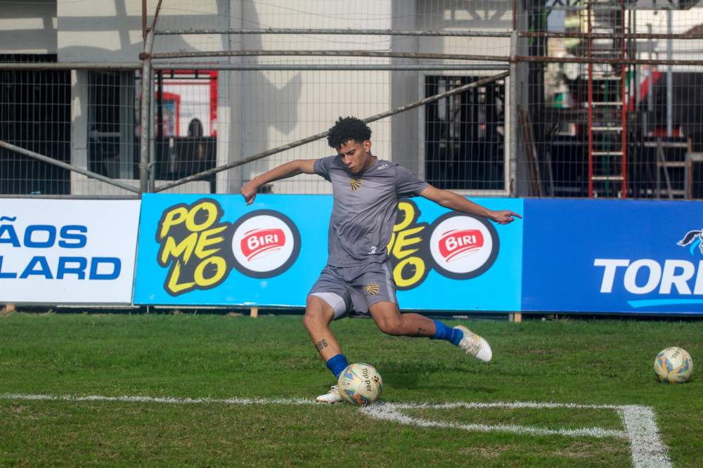 Coritiba contrata jovem meia-atacante do Pelotas