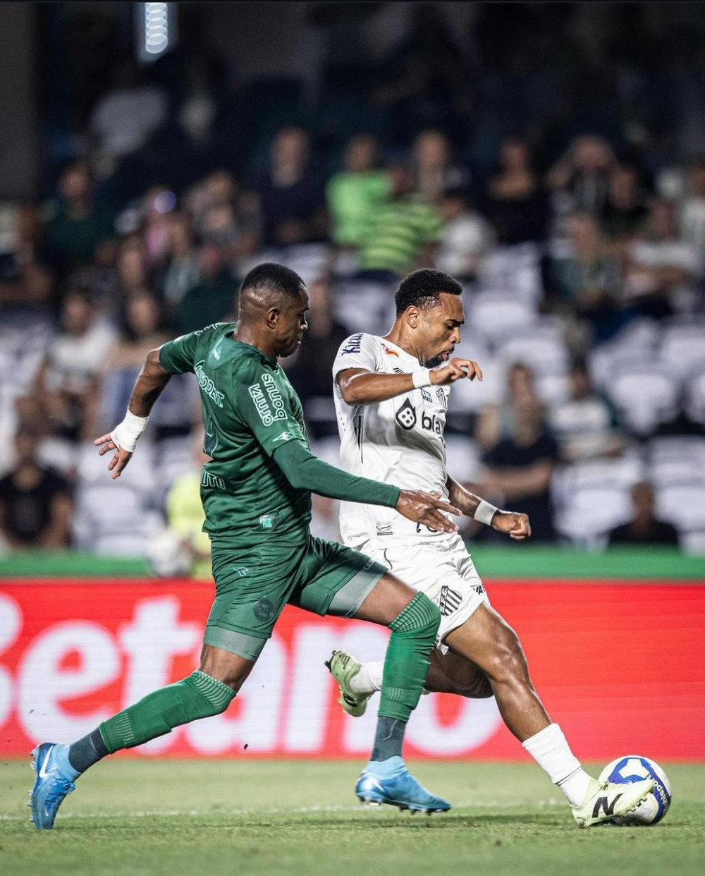 Coritiba em Ruínas: Derrota e Apatia