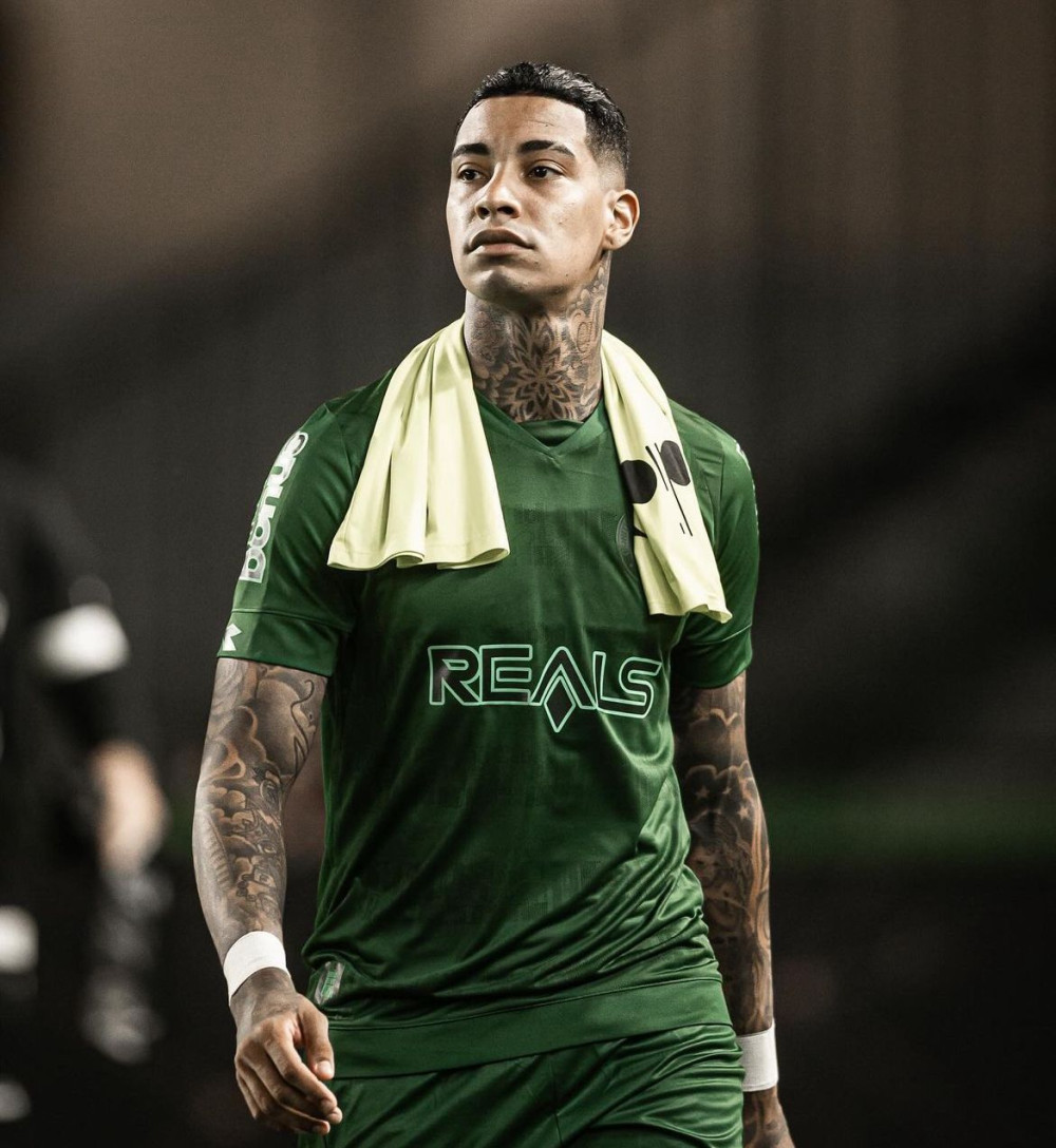 Coritiba anuncia saída de jogadores