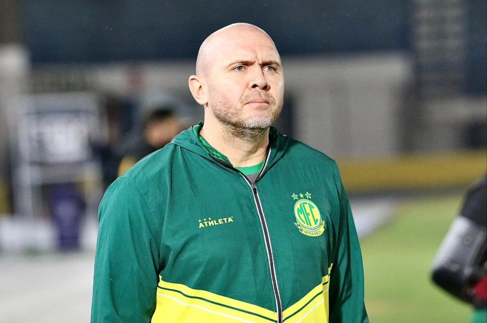 Mozart é o novo técnico do Coritiba para 2025