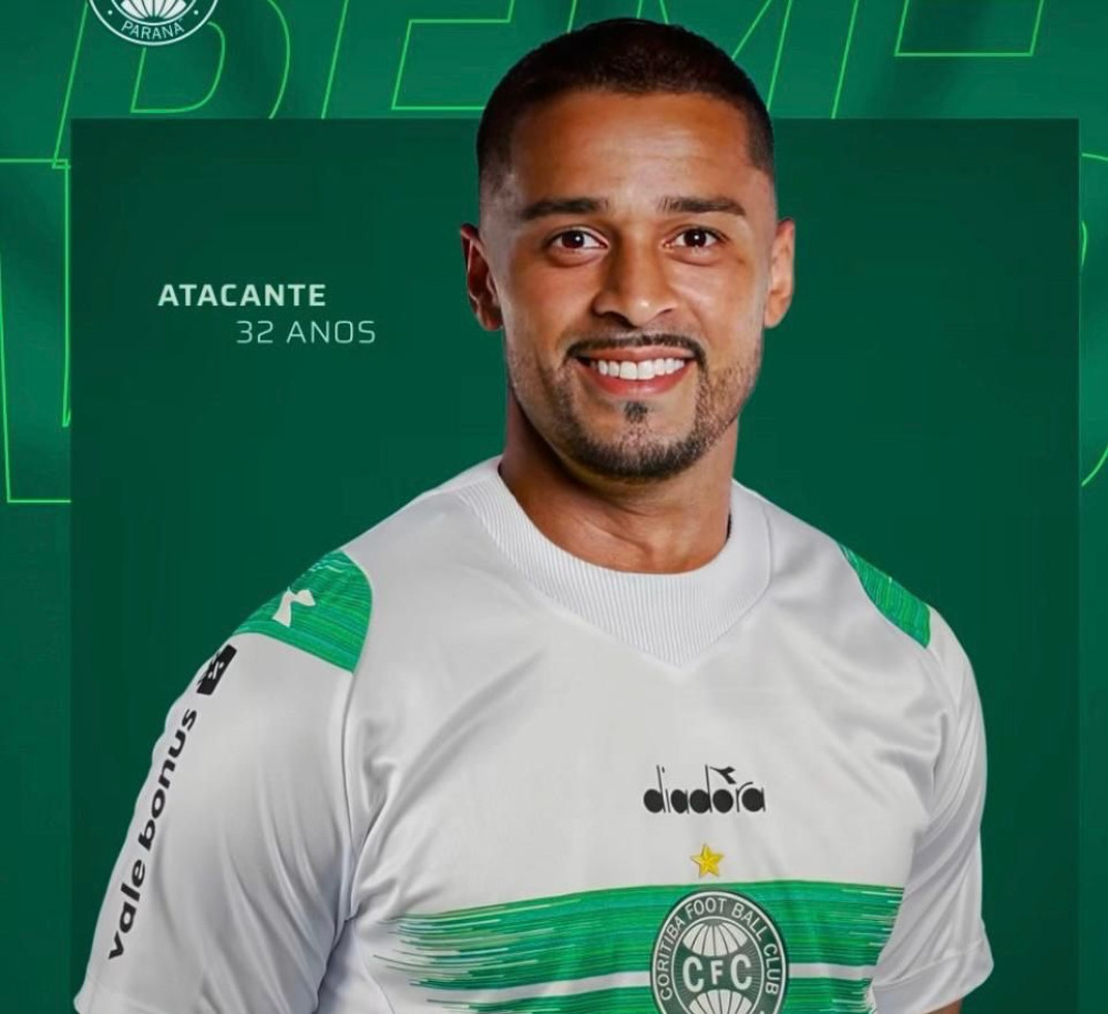 Coritiba anuncia novo atacante