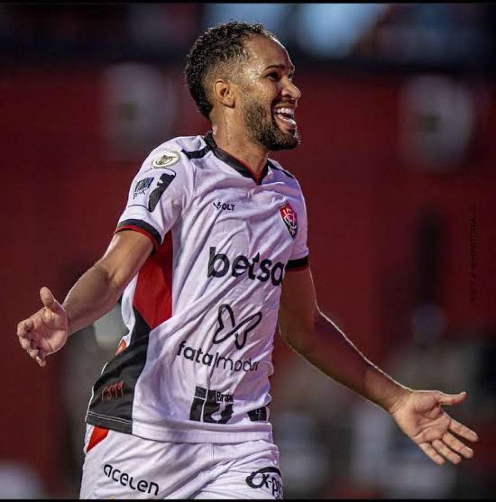 Atacante do Vitória é mais um jogador na mira do Coritiba. 