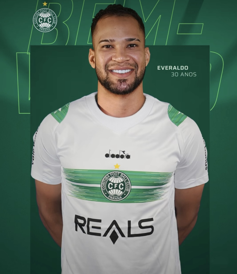 Coritiba anuncia atacante que estava no Vitória 