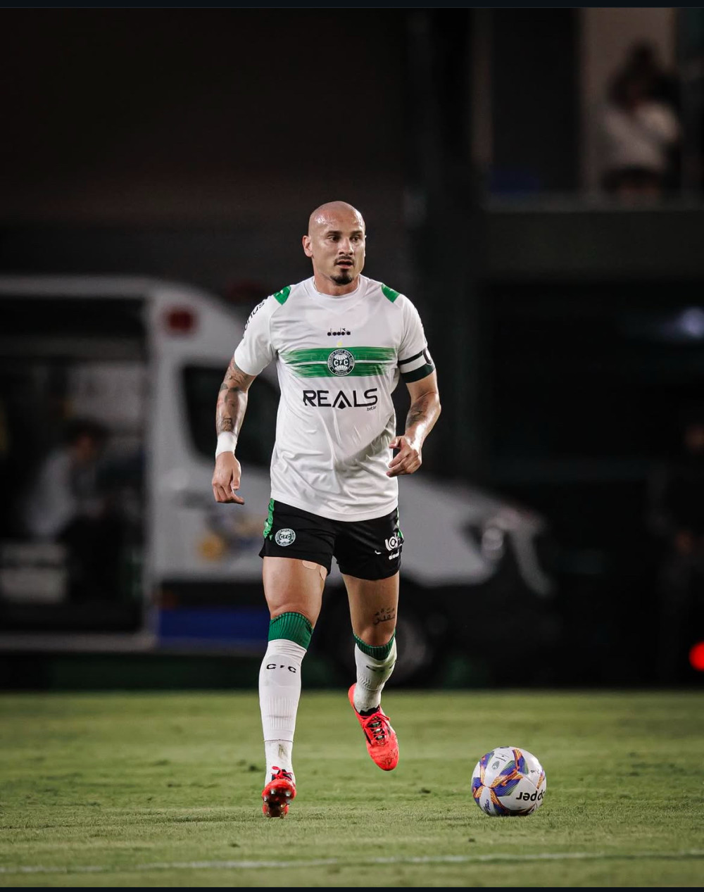 Maicon tem lesão muscular confirmada e desfalca o Coritiba