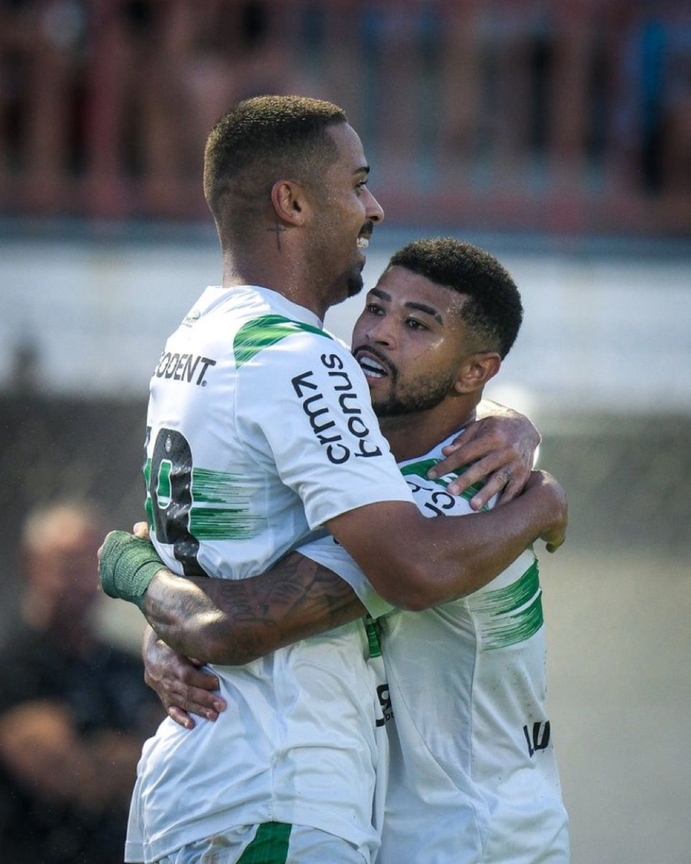Coritiba vence o Azuriz e quebra pequeno tabu