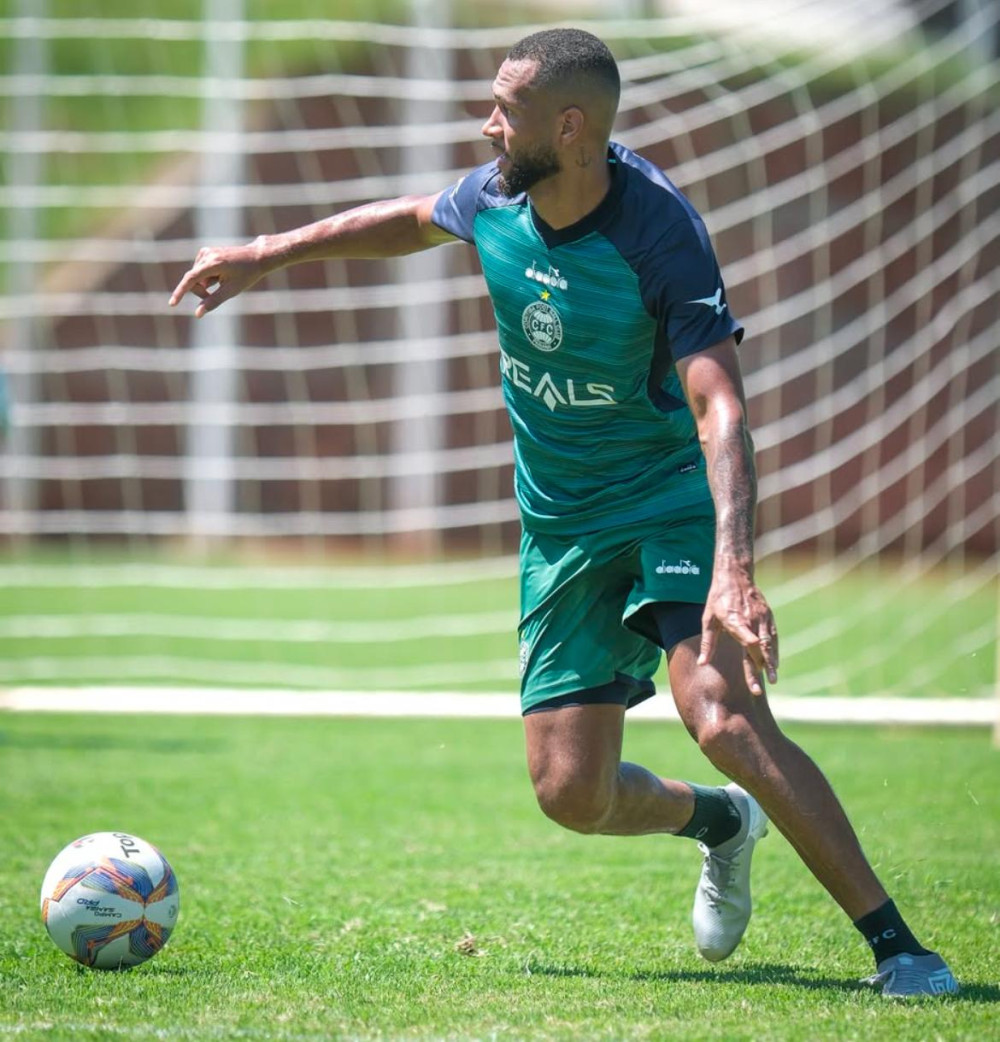 Novos reforços são as principais novidades para o jogo contra o Maringá