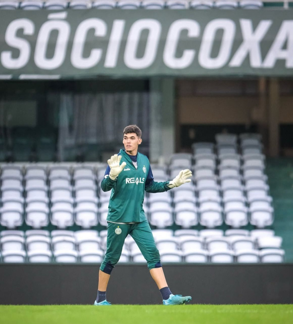Pedro Morisco volta aos treinos, mas retorno ao gol não deve acontecer contra o Goiás