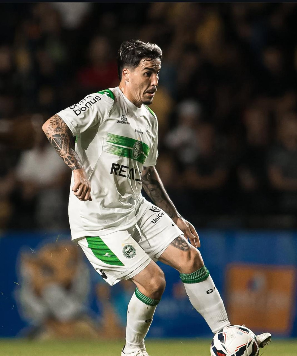 Josué desfalca o Coritiba na partida contra o Avaí