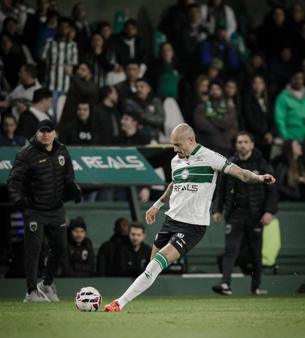 Maicon desfalca o Coritiba contra o Paysandu