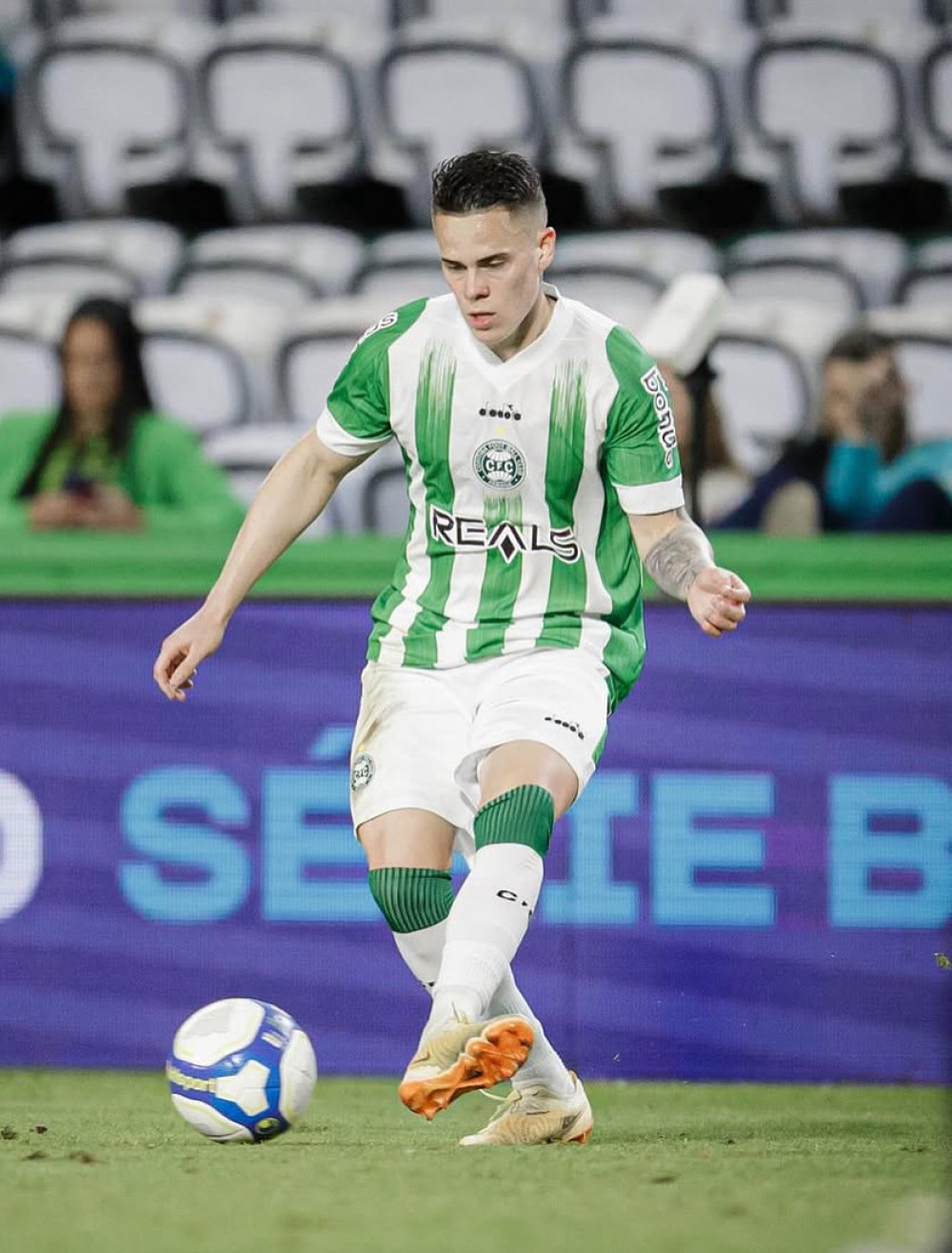 Coritiba empresta Geovane Meurer para time do Chipre
