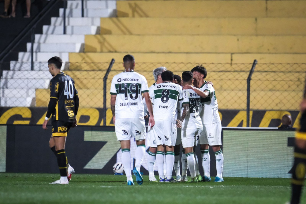 Coxa bate o Novorizontino fora de casa e reassume a liderança da Série B