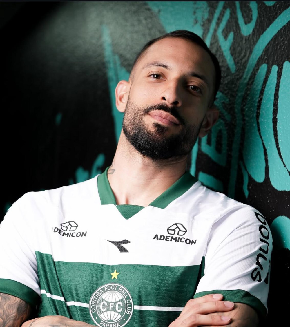 Rodrigo Rodrigues é novidade entre os relacionados para enfrentar o Remo
