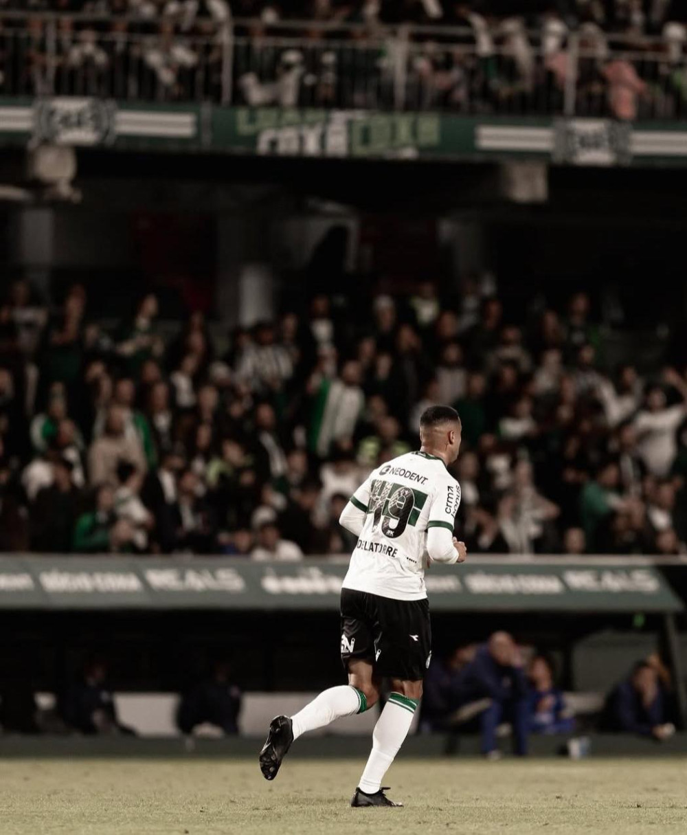 Coritiba se mantém firme rumo ao acesso, mas desempenho ofensivo preocupa