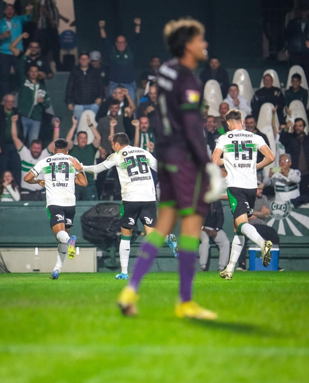 Coritiba reencontra sequência positiva e mira reta final da Série B