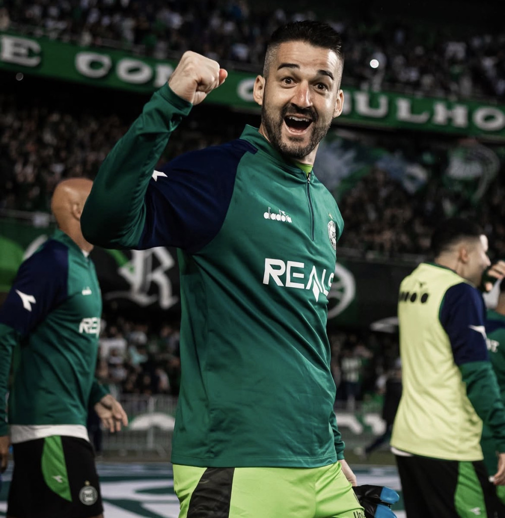 Coritiba renova com Gabriel Leite