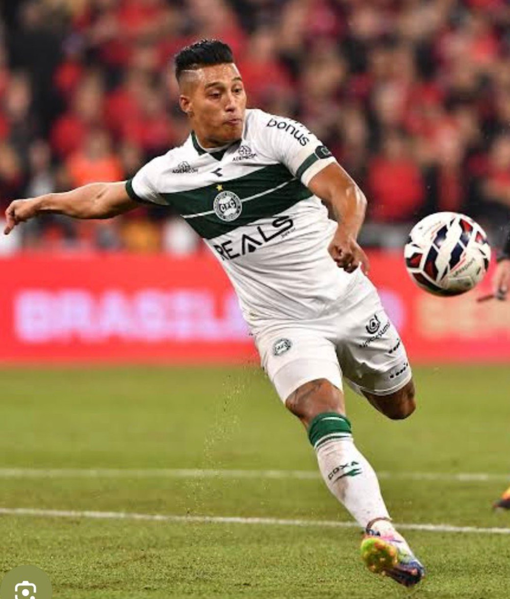 Capitão Seba Gómez renova com o Coritiba por mais três temporadas