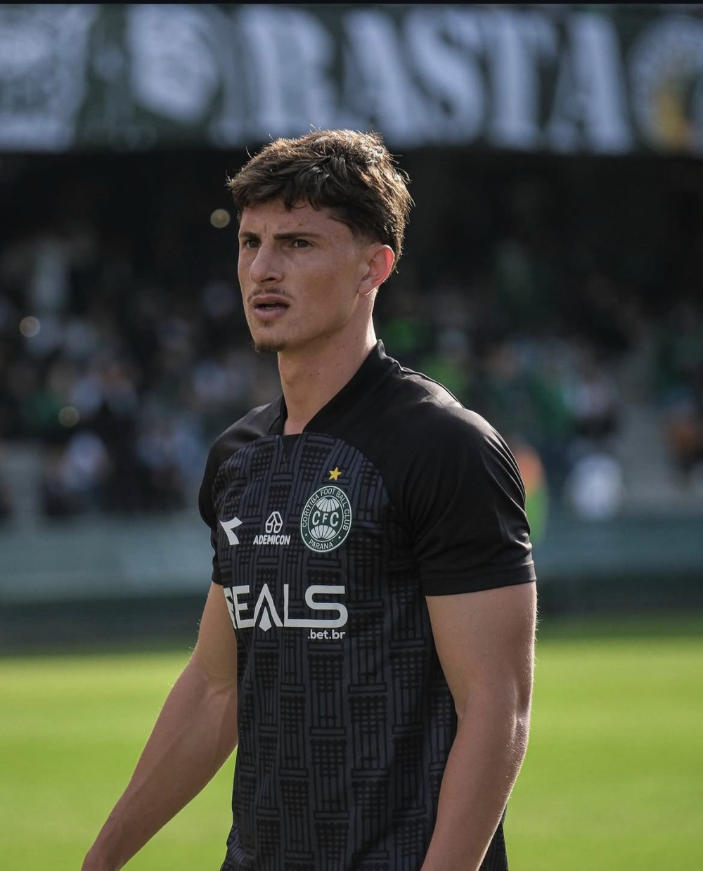 Coritiba tem novidades entre os relacionados para jogo contra o Londrina