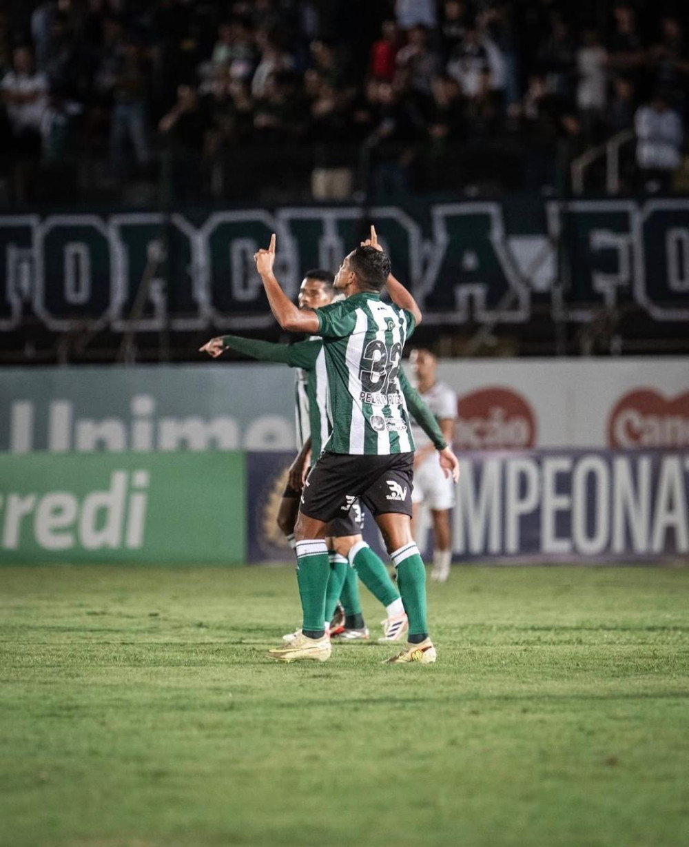 Coxa vence o Maringá e conquista primeira vitória em 2026