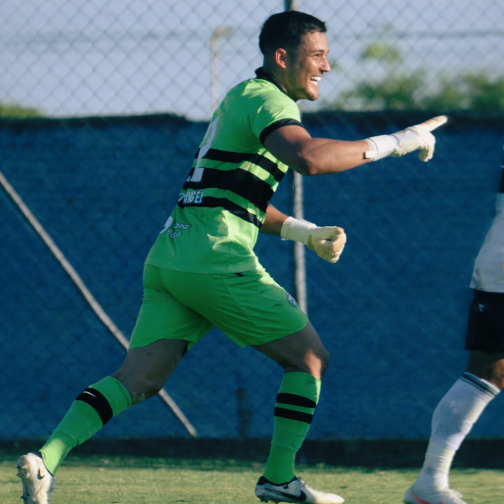 Coritiba sai na frente do Cianorte nas quartas com gol incrível 