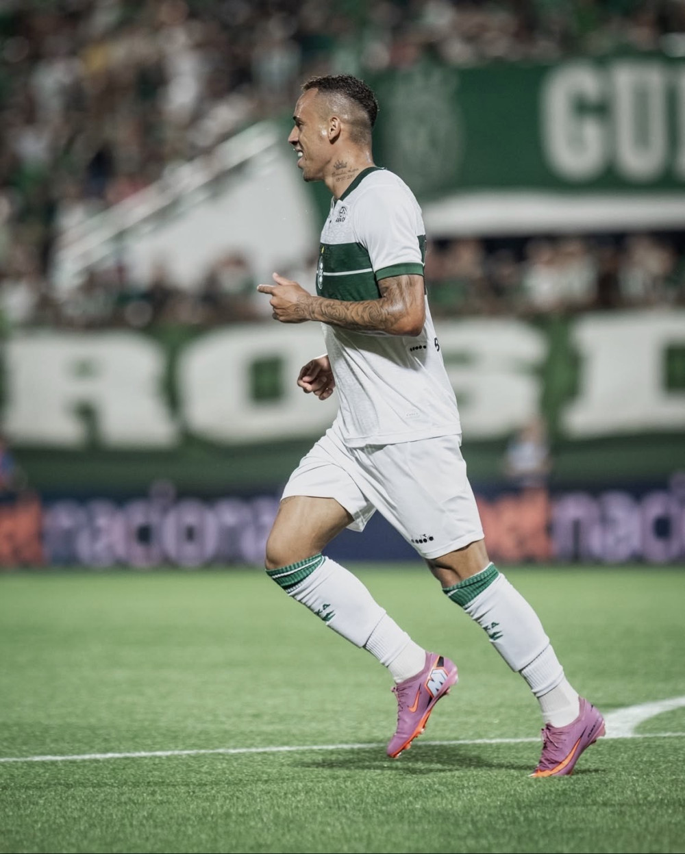 Breno Lopes é o craque da terceira rodada do Brasileirão 