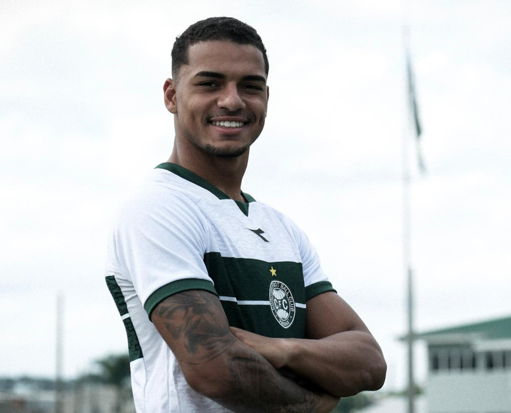 Coritiba acerta a contratação do atacante Renato Marques