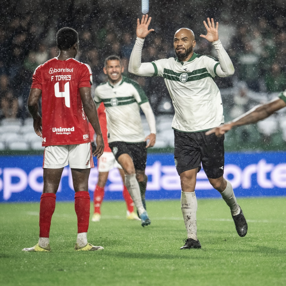 Coxa empata com o Inter no Couto