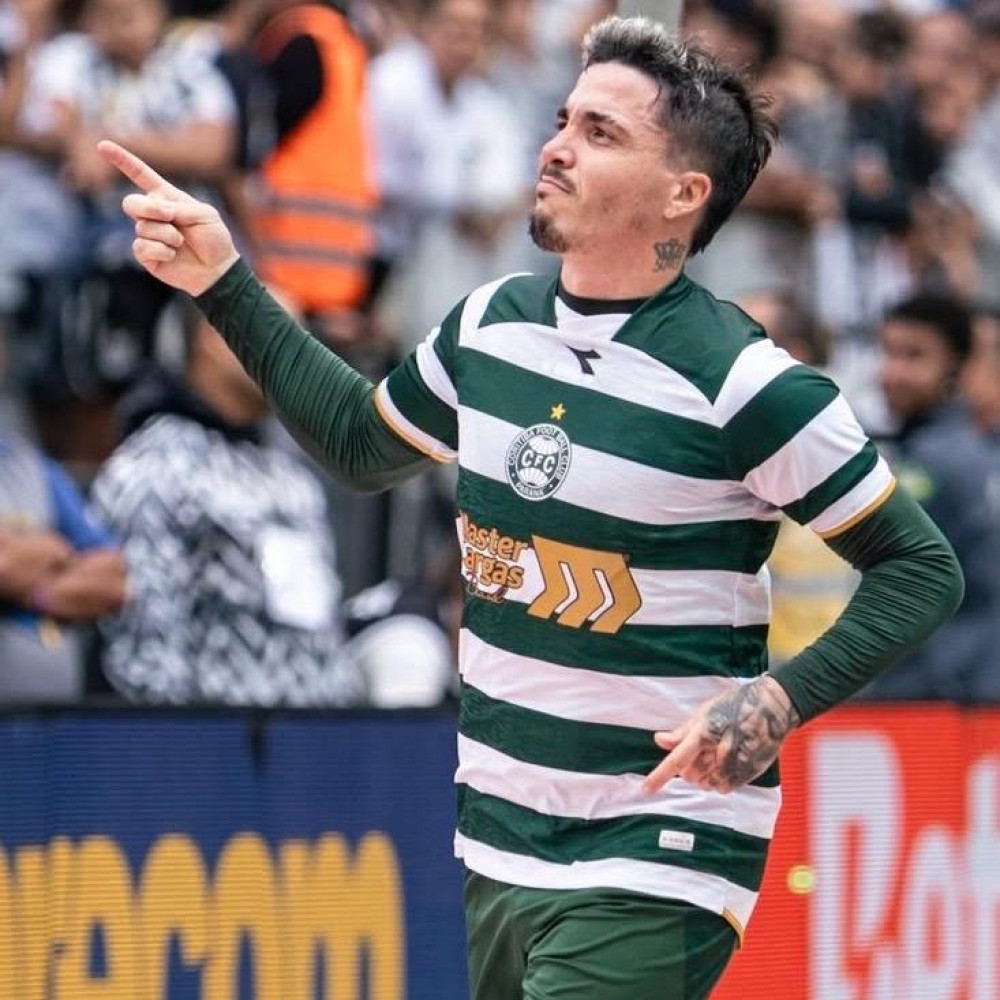 Josué alcança marca de 80 jogos pelo Coritiba e consolida protagonismo no clube