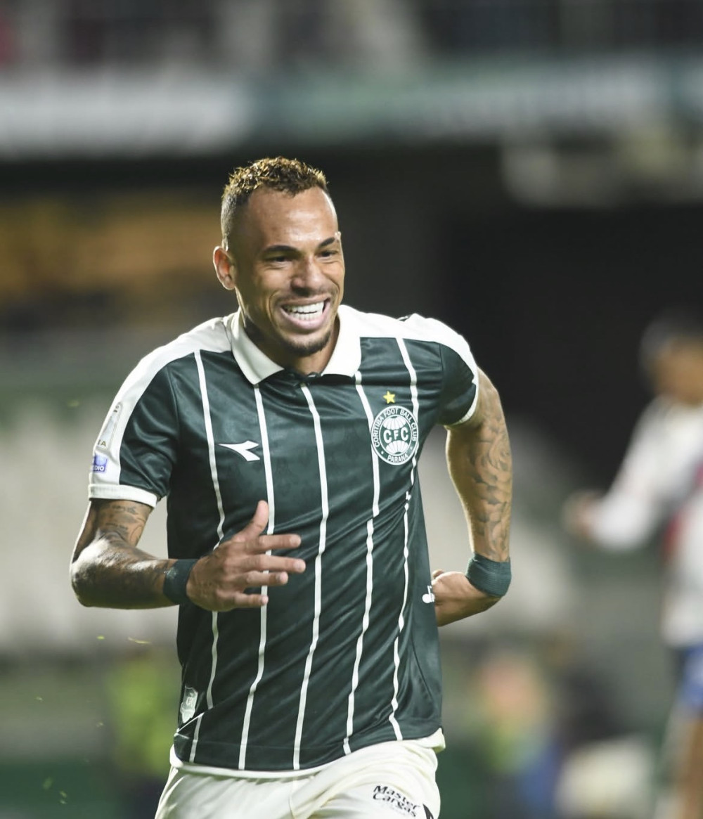 Coritiba vence o Bahia no Couto e quebra jejum 