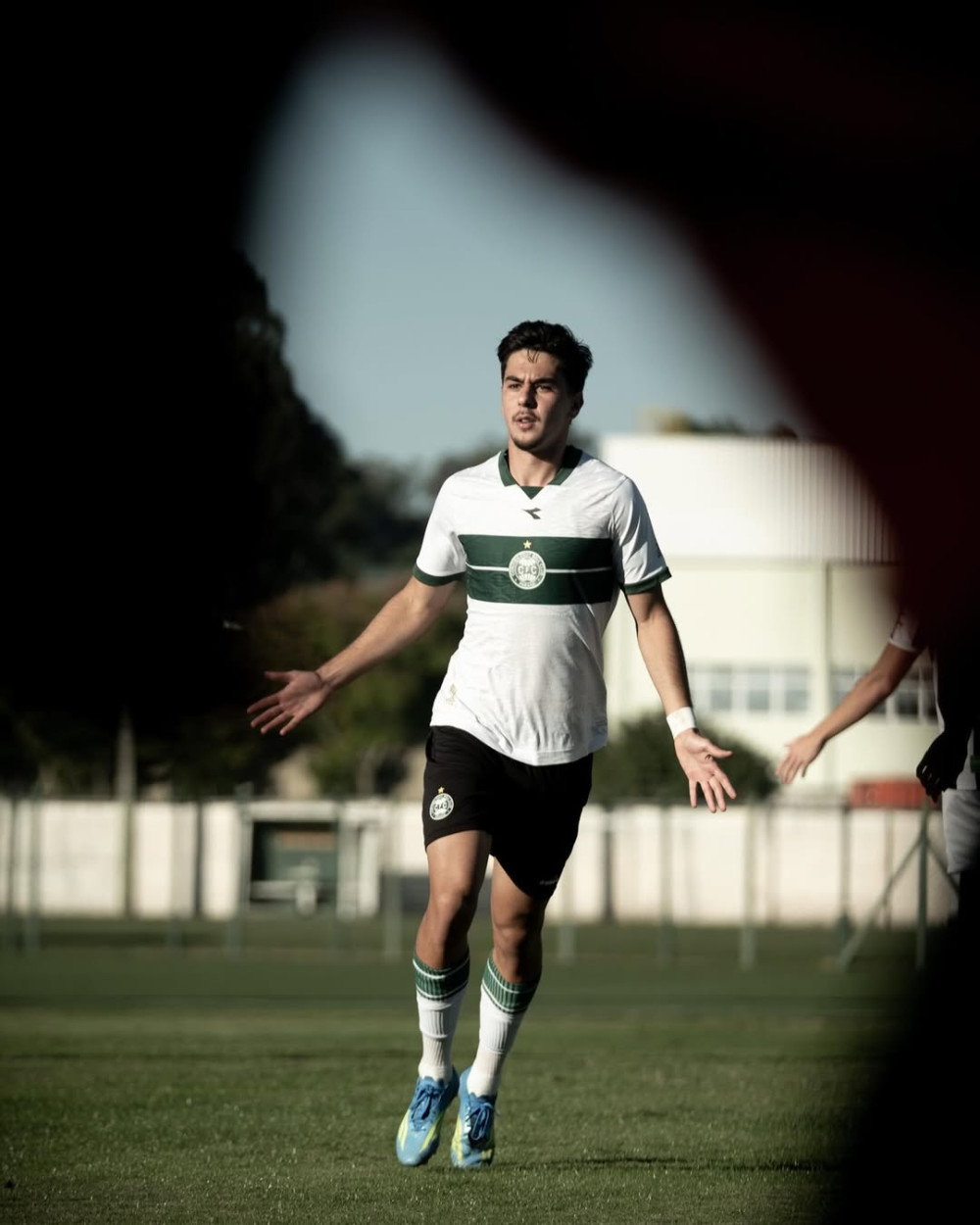 Artilheiro do Coritiba na Série B sub-20, Matheus Dias valoriza campanha e projeta mata-mata
