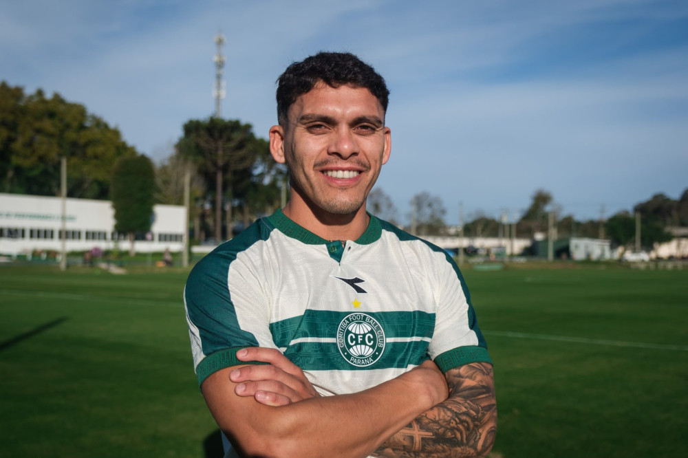 Coritiba oficializa a contratação do uruguaio Brian Ocampo