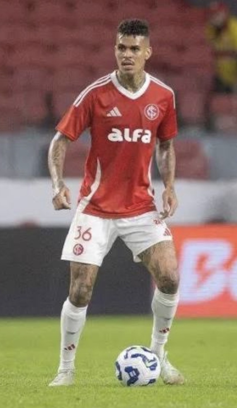 Coritiba encaminha a contratação do volante Richard