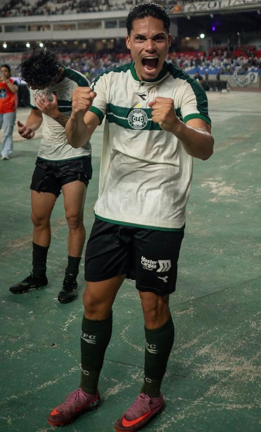 Paulo Roberto ganha valorização e tem contrato ampliado com o Coritiba