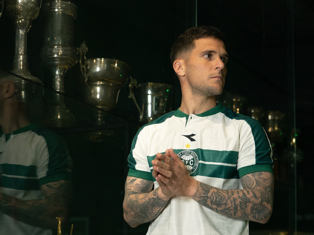 Coritiba oficializa contratação de Bustos