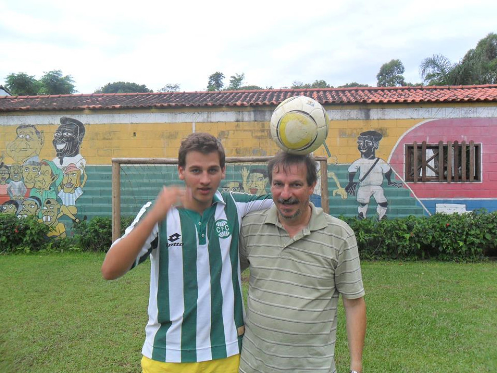 Dois singelos momentos, Alceni e o nosso livro