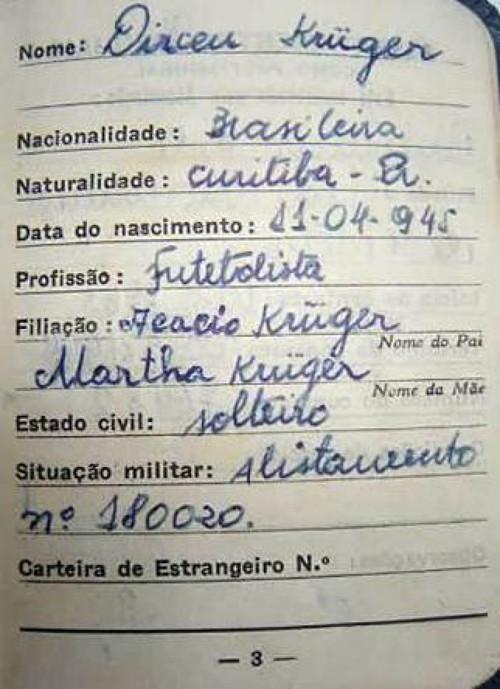 Três estátuas