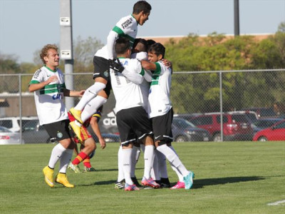 Coxa vence na estreia da Dallas Cup