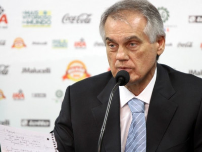 Conselho reprova contas de 2014. Vilson se defende