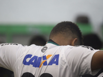 Derrota na primeira partida fora de casa