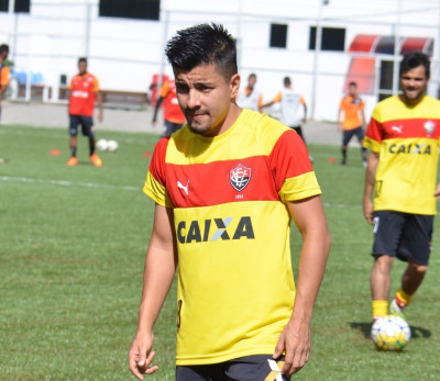 Mais um meia pode chegar