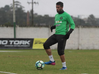 Coritiba volta aos treinamentos