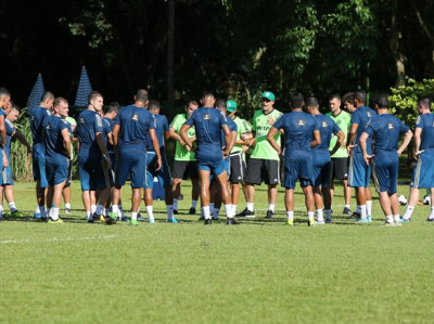 Sandro Forner começa a dar forma ao Coritiba