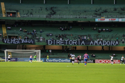 Coritiba encerra com vitória