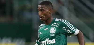 Matheus Sales próximo do Coritiba
