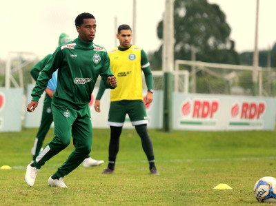 Coritiba deve ter mudança contra o América/MG
