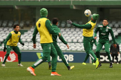 Coritiba terá novidades contra o Atlético/GO