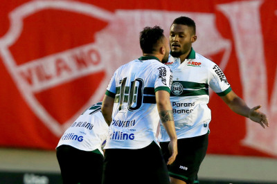 Coritiba empata com o Vila Nova