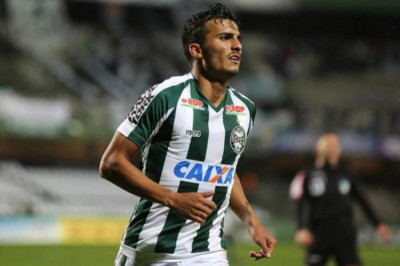Guilherme Parede de saída do Coritiba