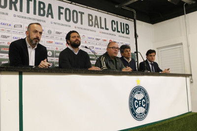 Barroca e Pastana devem ser oficialmente desligados do Coritiba nesta segunda-feira